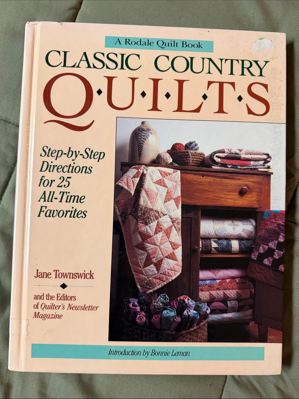 Classic Country Quilts Book - - Cream Cover